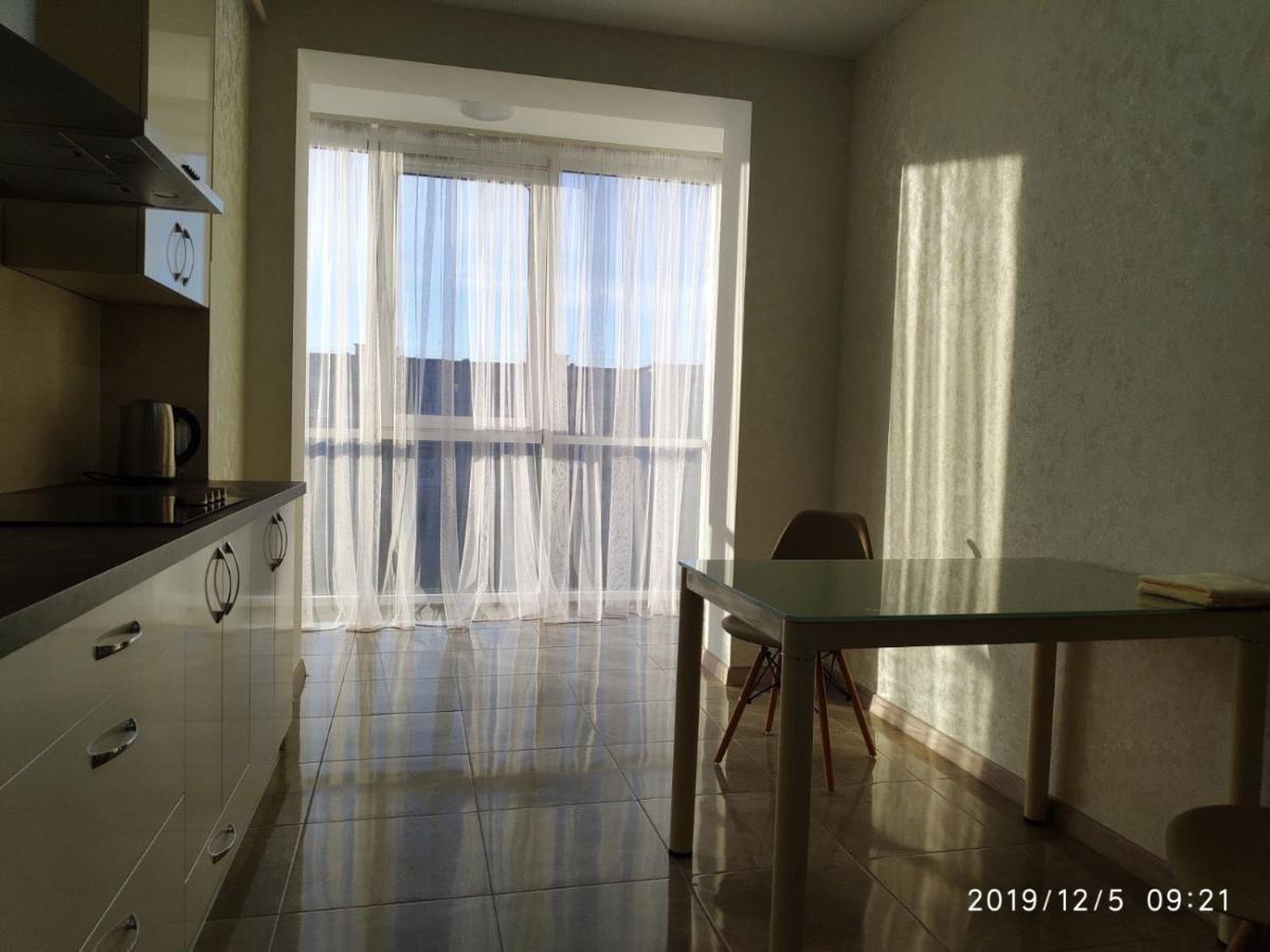 Люкс Апартаменты .Район Автовокзала,В Жк Арена Riwne Exterior foto